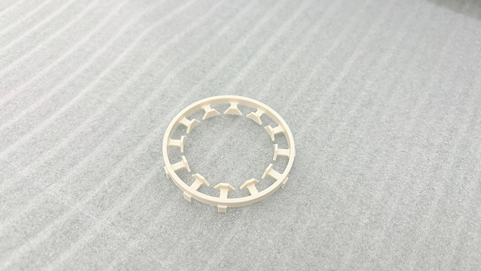 Plastic moulding - Example - Image 3